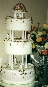 CAKE, THREE TIER. RENTAL FOR ENVELOPES